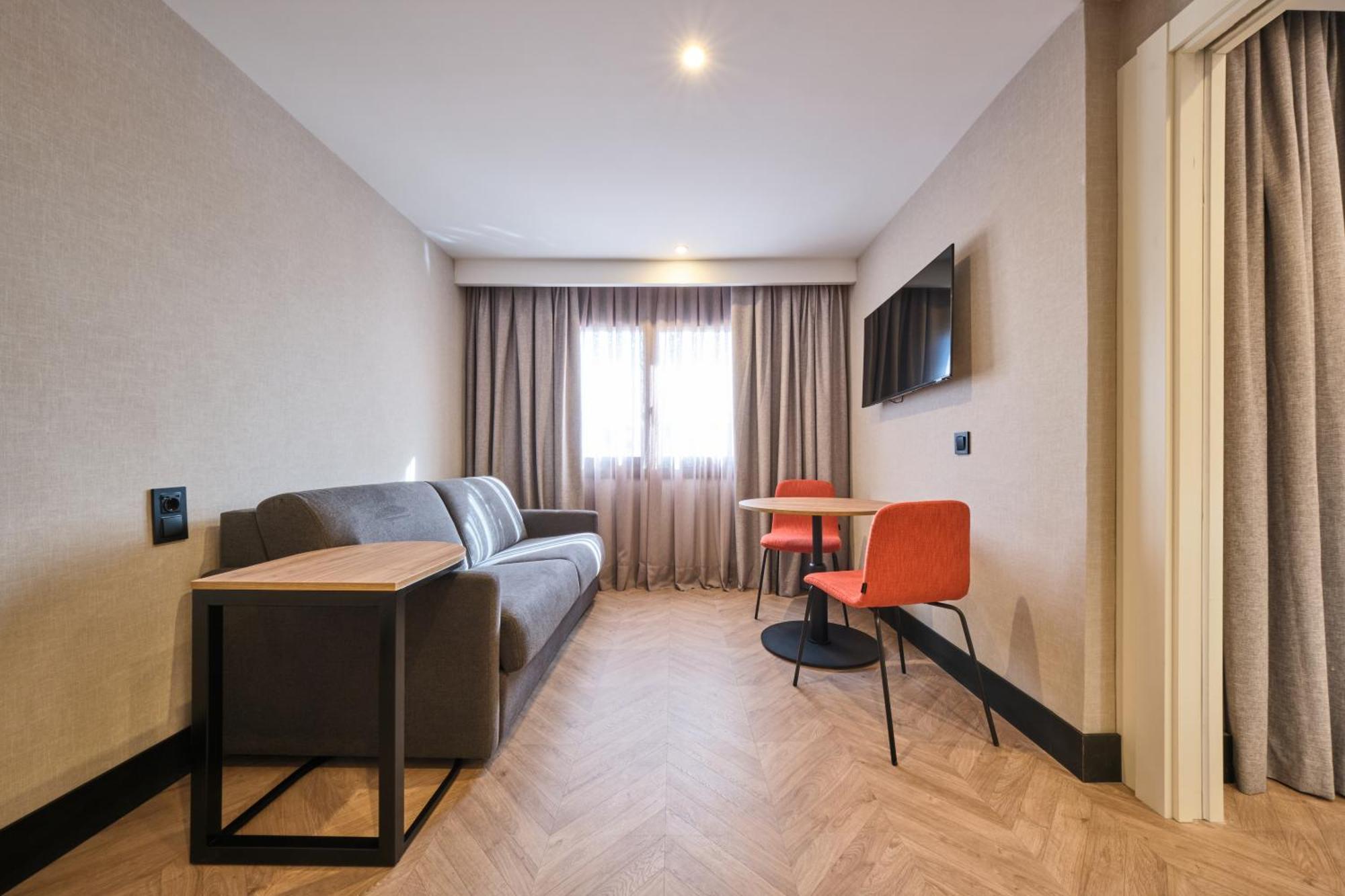 Catalonia Park Putxet Hotel Barcelona Exterior photo